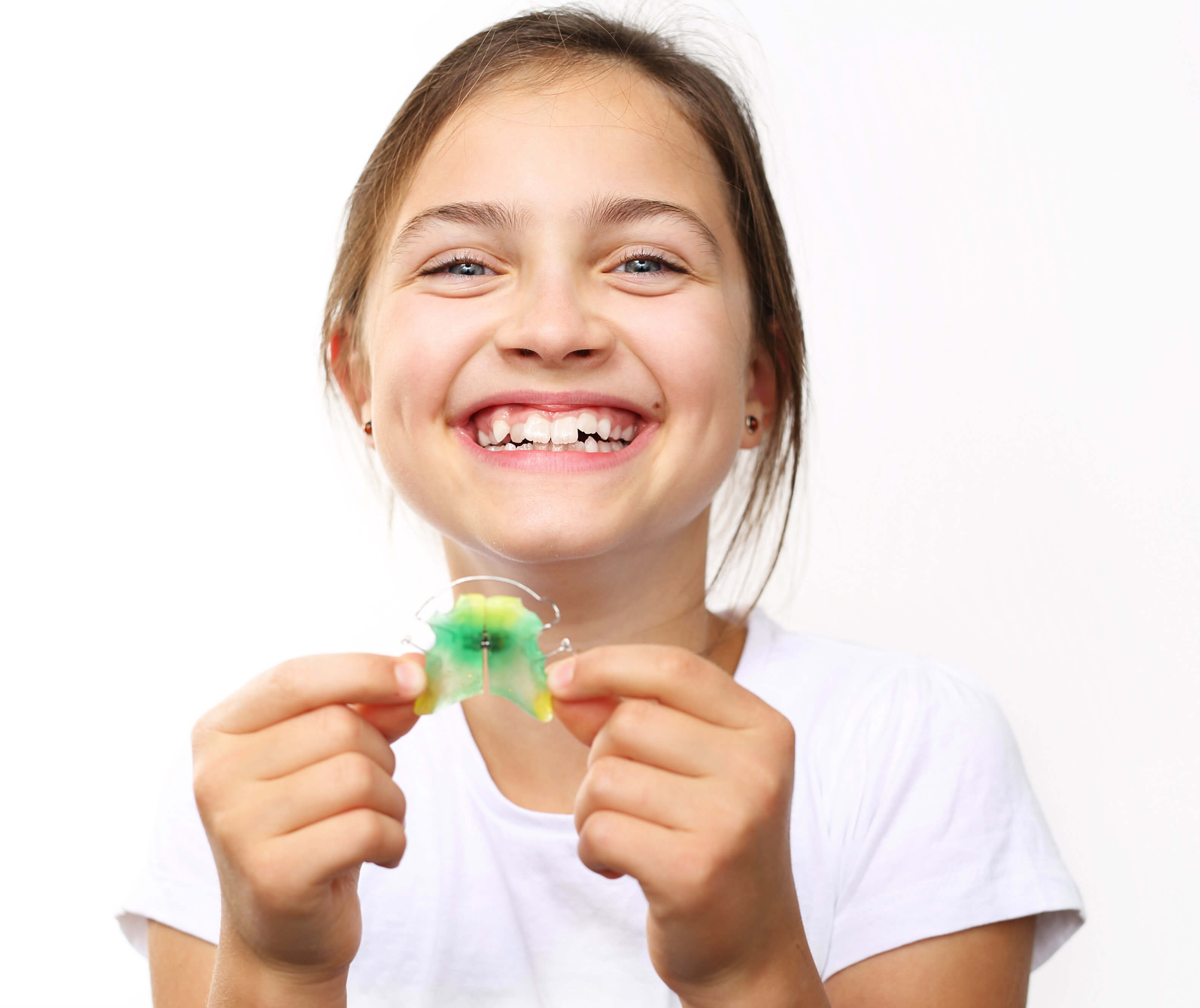 Read more about the article 8 SEMNE prin care aflii daca  COPILUL tau are nevoie de APARAT DENTAR