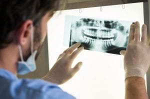 Read more about the article Colaborare cu medic specialist in CHIRURGIE ORO – MAXILO – FACIALA  singurul cu aceasta specializare ce vine in ONESTI