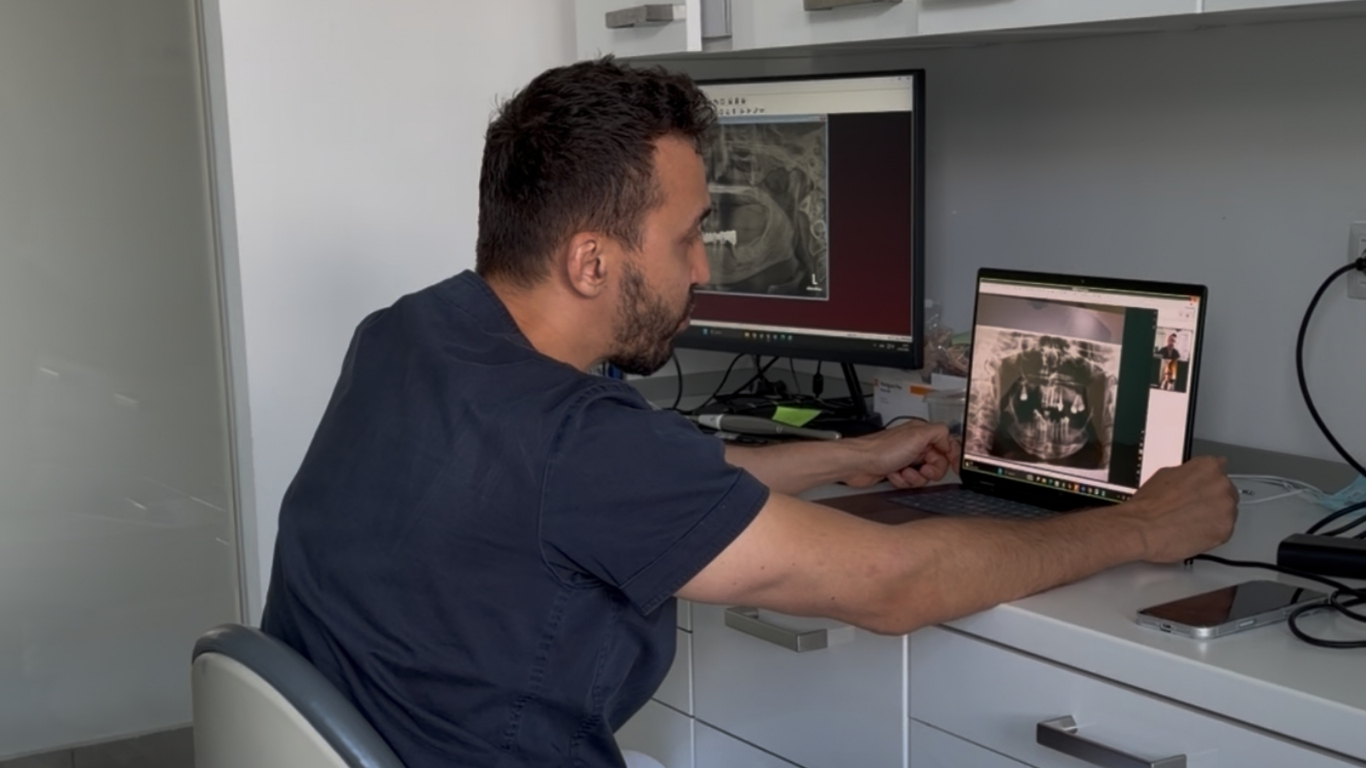 Consultație online pe zoom cu o tânără stabilită în Germania.